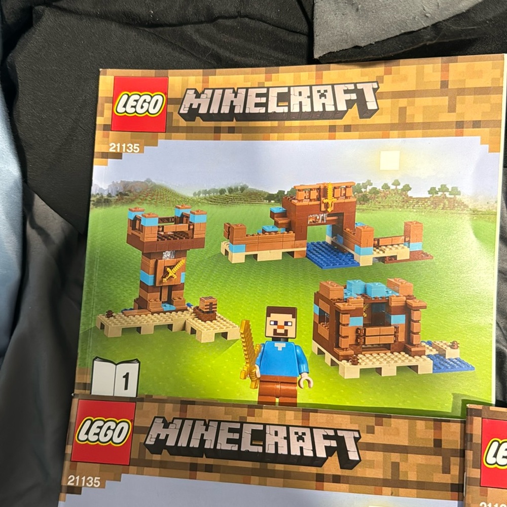 Lego Minecraft legos 5 books and all pieces accounted for